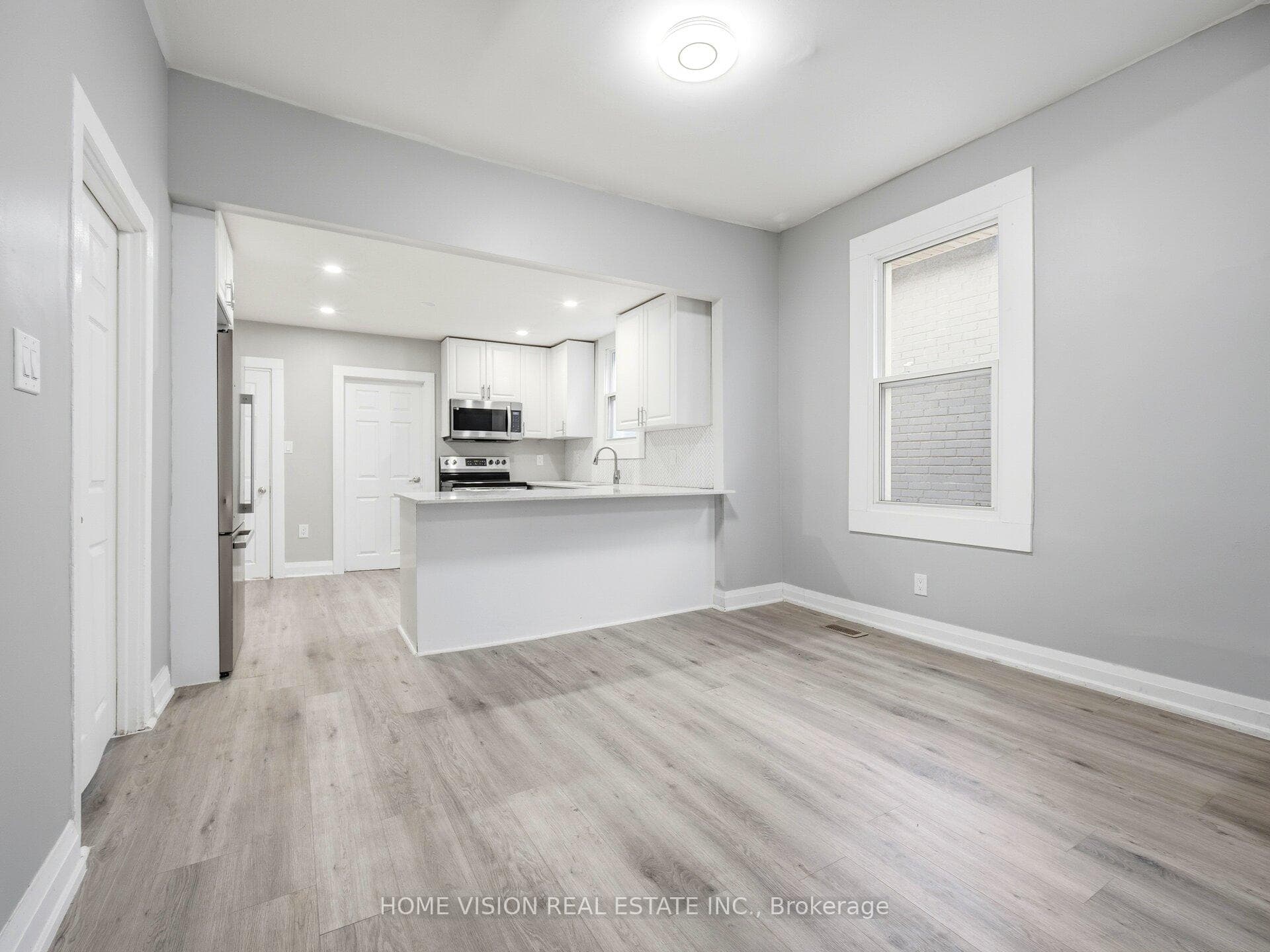 266 Beach Road Unit Upper photo 9