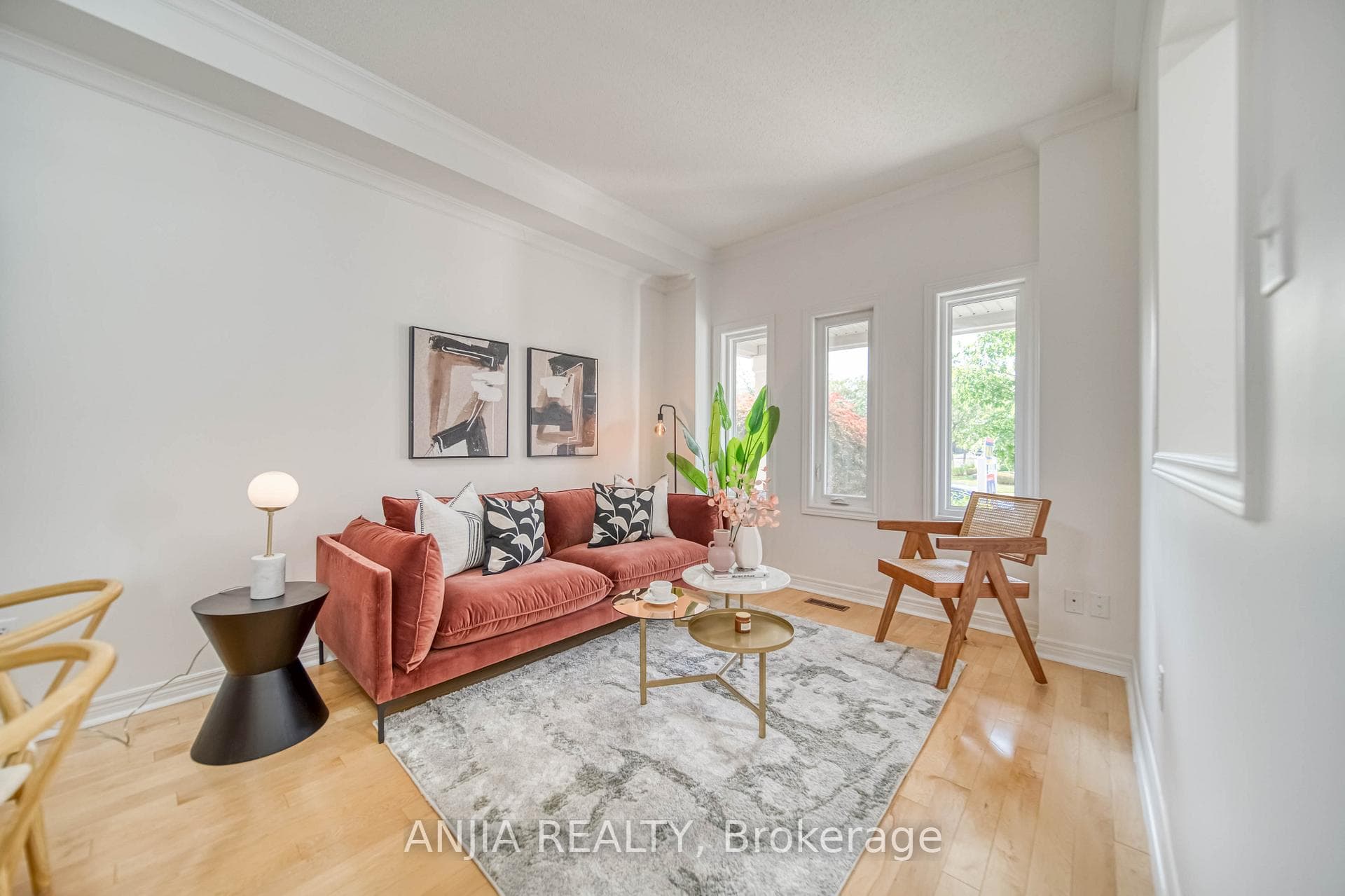 333 Castan Avenue photo 3