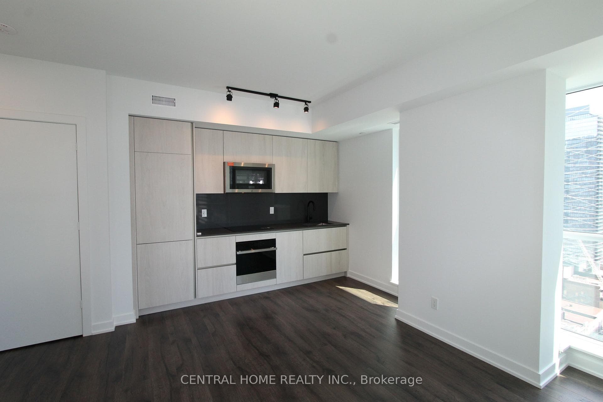 327 King Street Unit 2902 photo 5