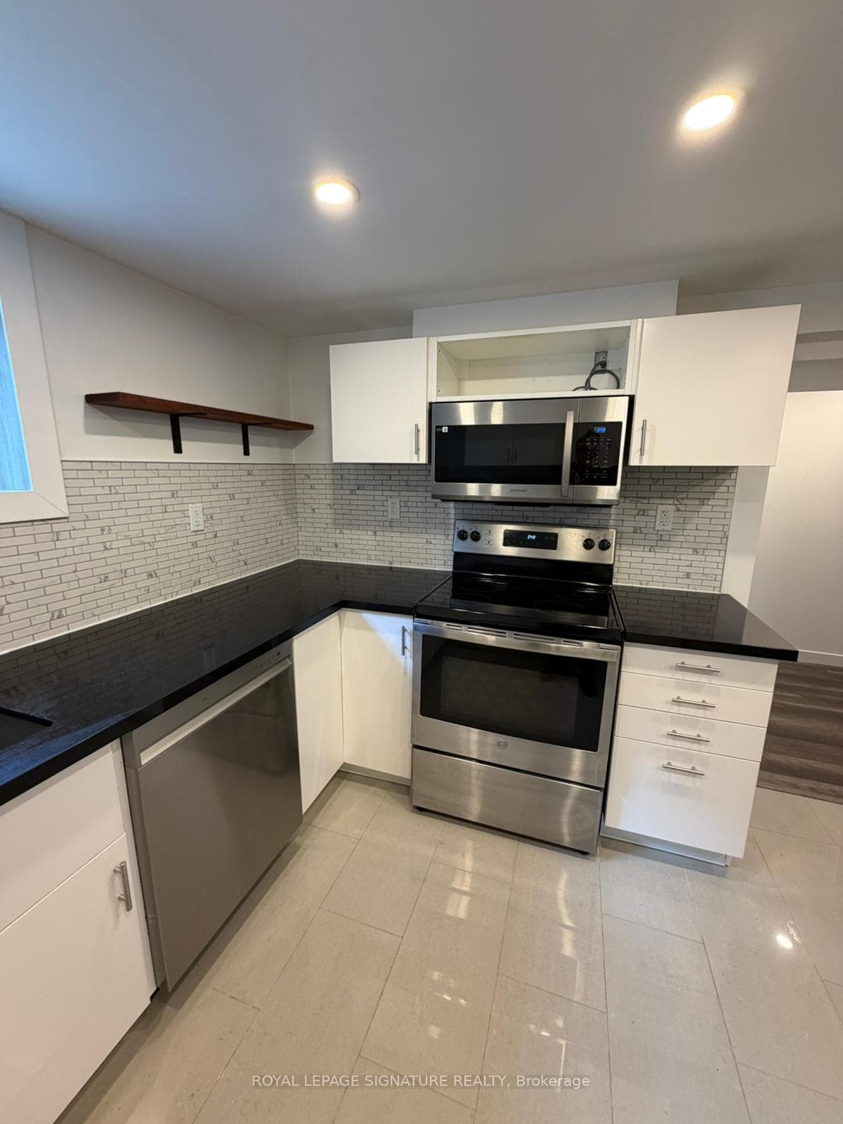 9 Fieldway Drive photo 2