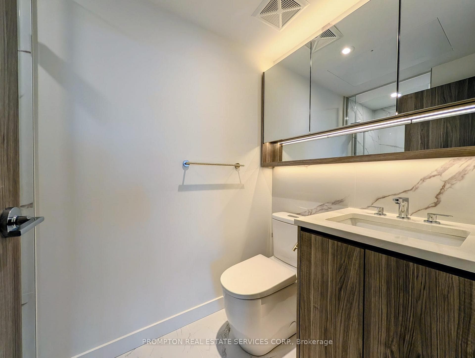 18 Esther Shiner Boulevard Unit 653 photo 10