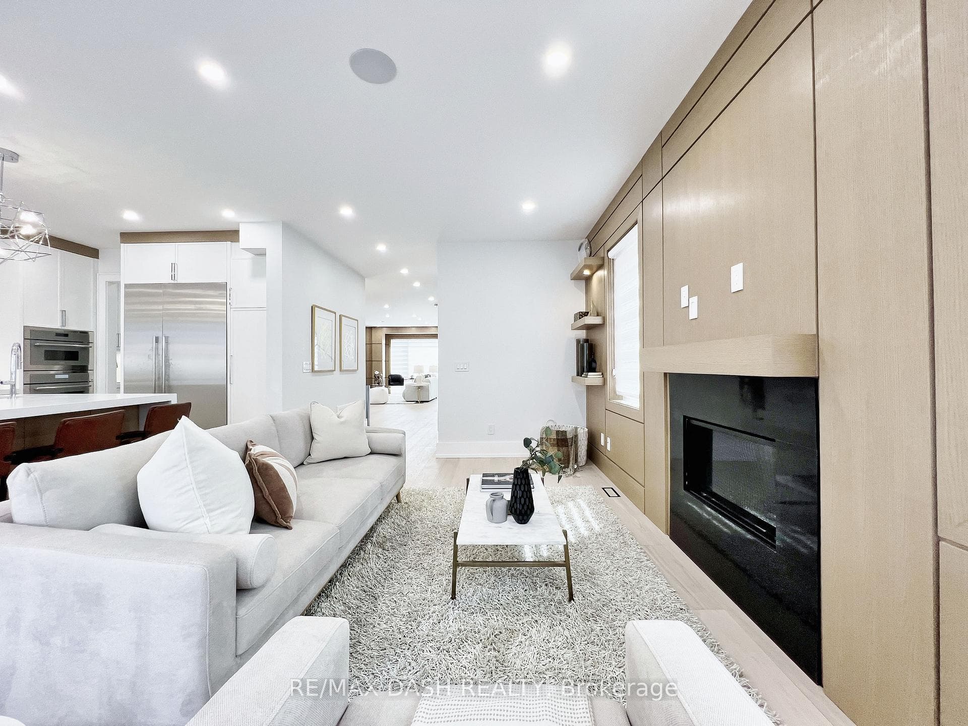 10 Sultana Avenue photo 13