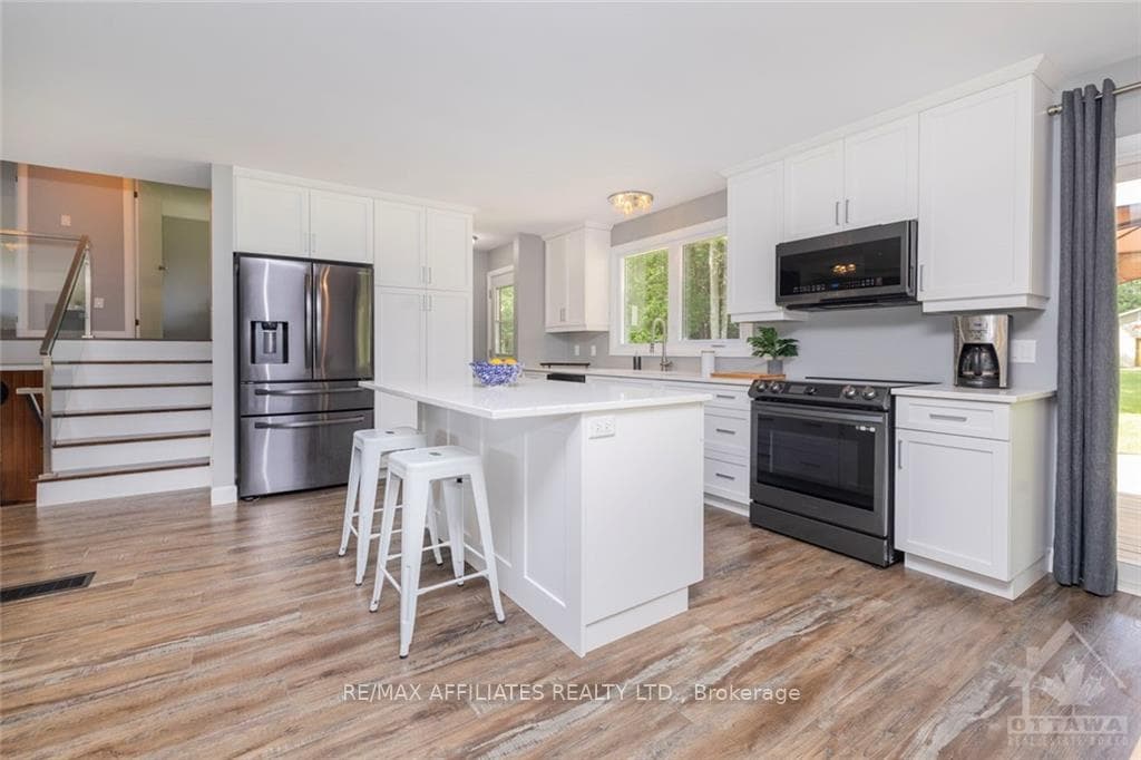 309 DARLING Road photo 6