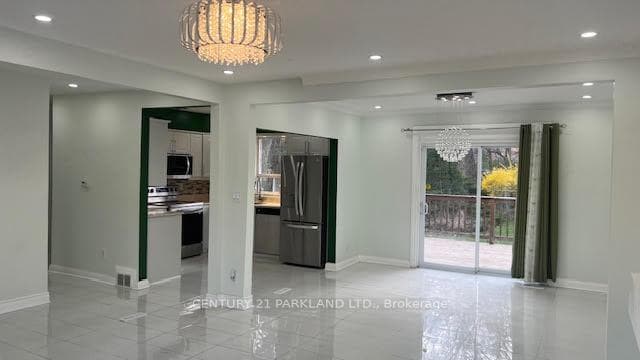 8 Kingsmere Crescent photo 5