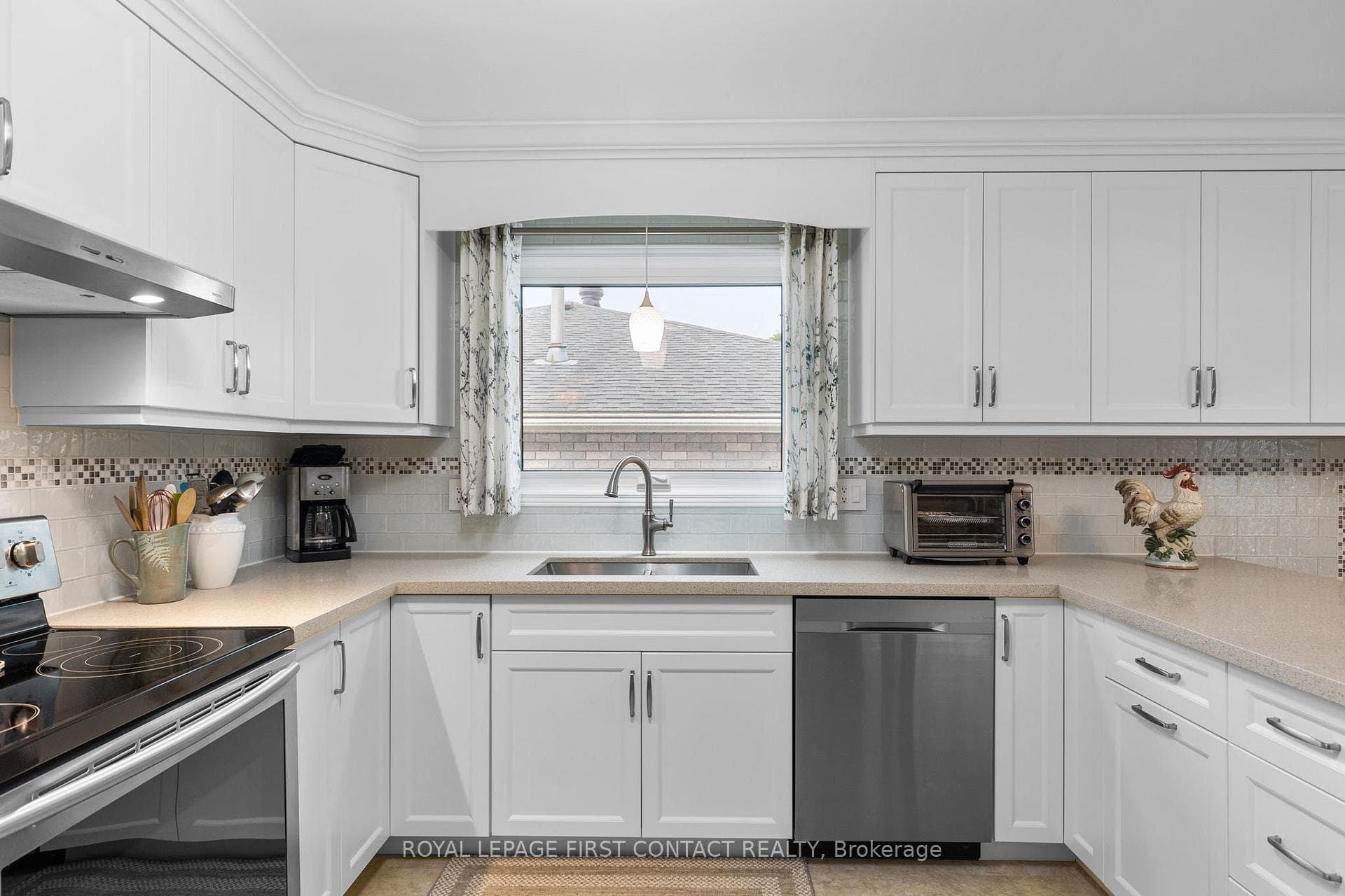 210 Anne Street photo 8