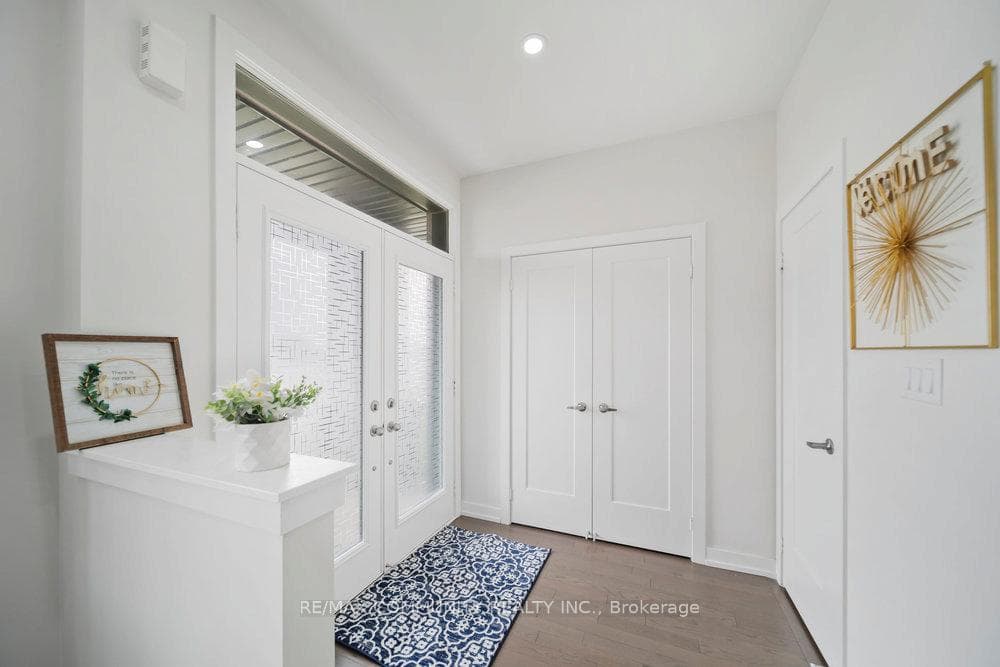 122 Old Oak Lane photo 3