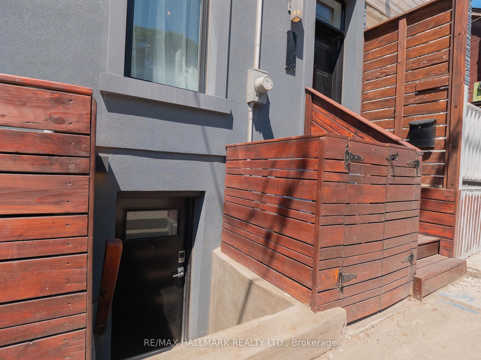 108 Carlaw Avenue photo 32