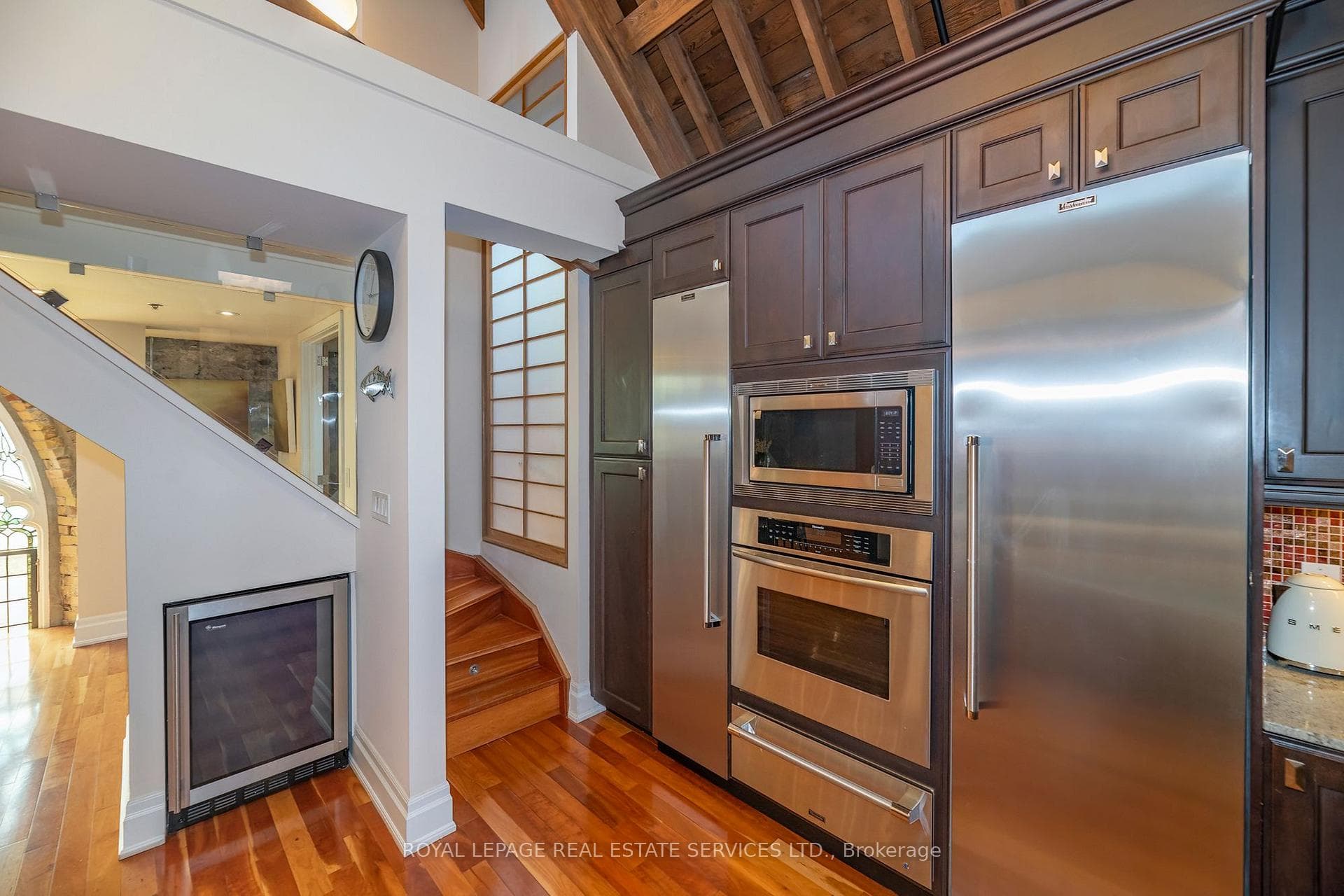384 Sunnyside Avenue Unit 308 photo 17