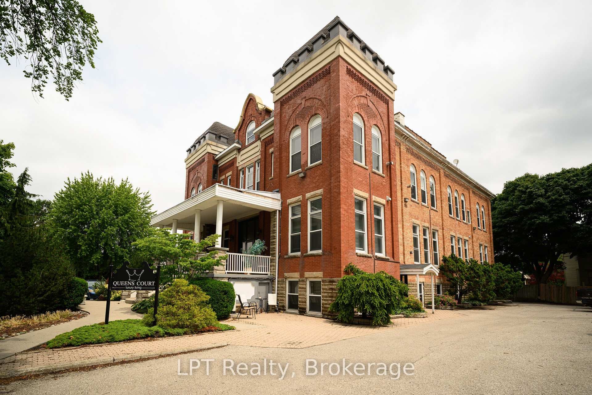 317 Queen Street Unit 103 photo 20