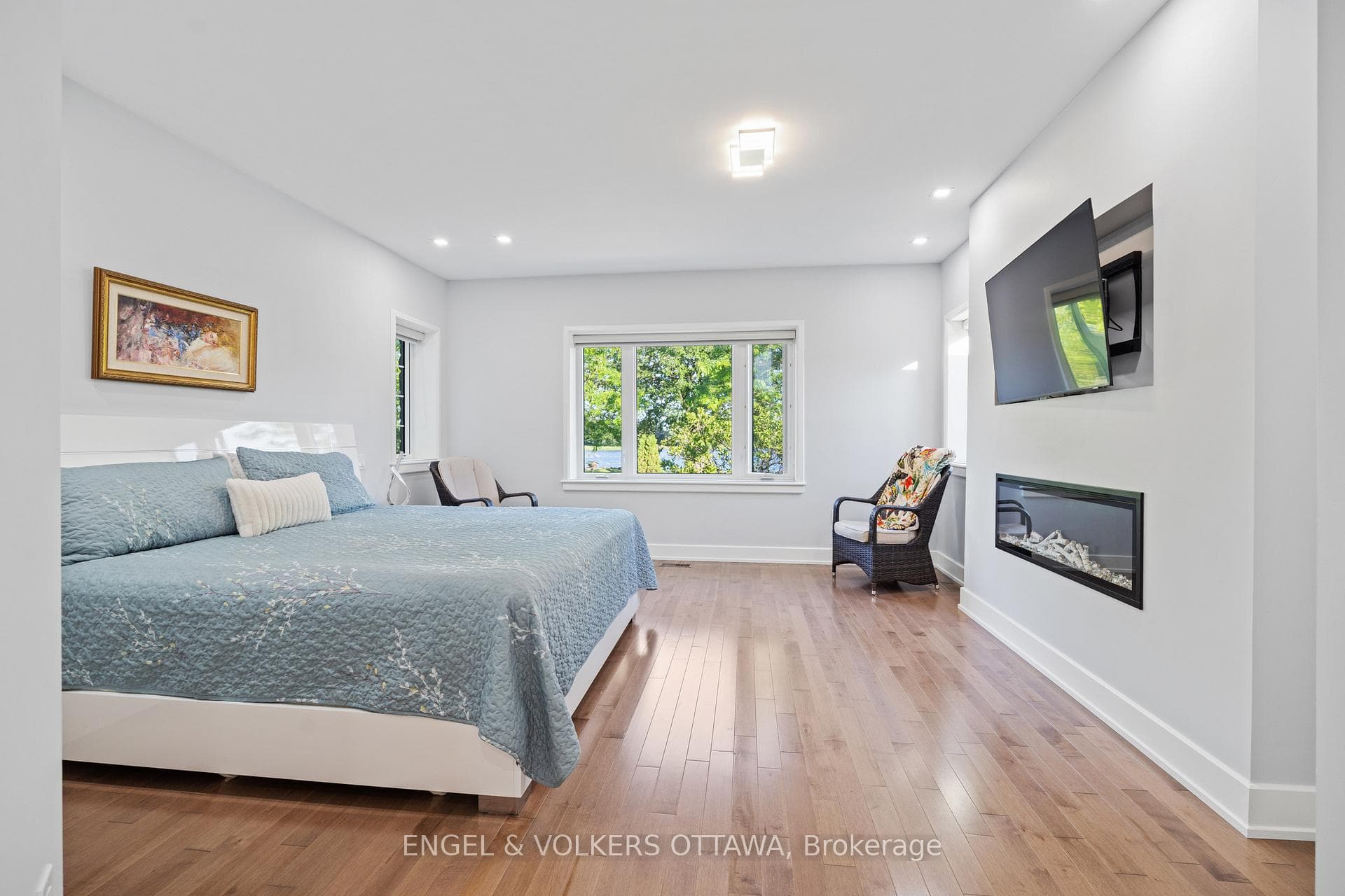 1562 Lakeshore Drive photo 25