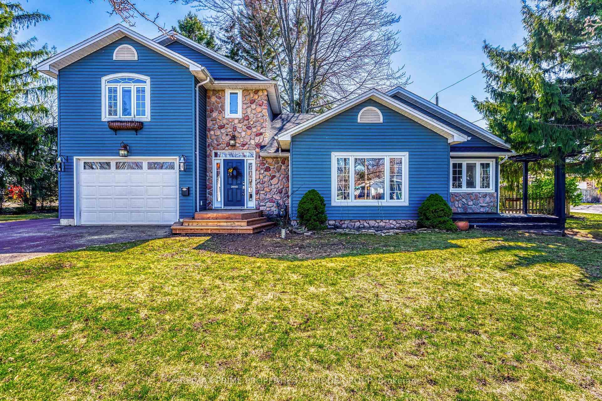 2693 John Street photo 1
