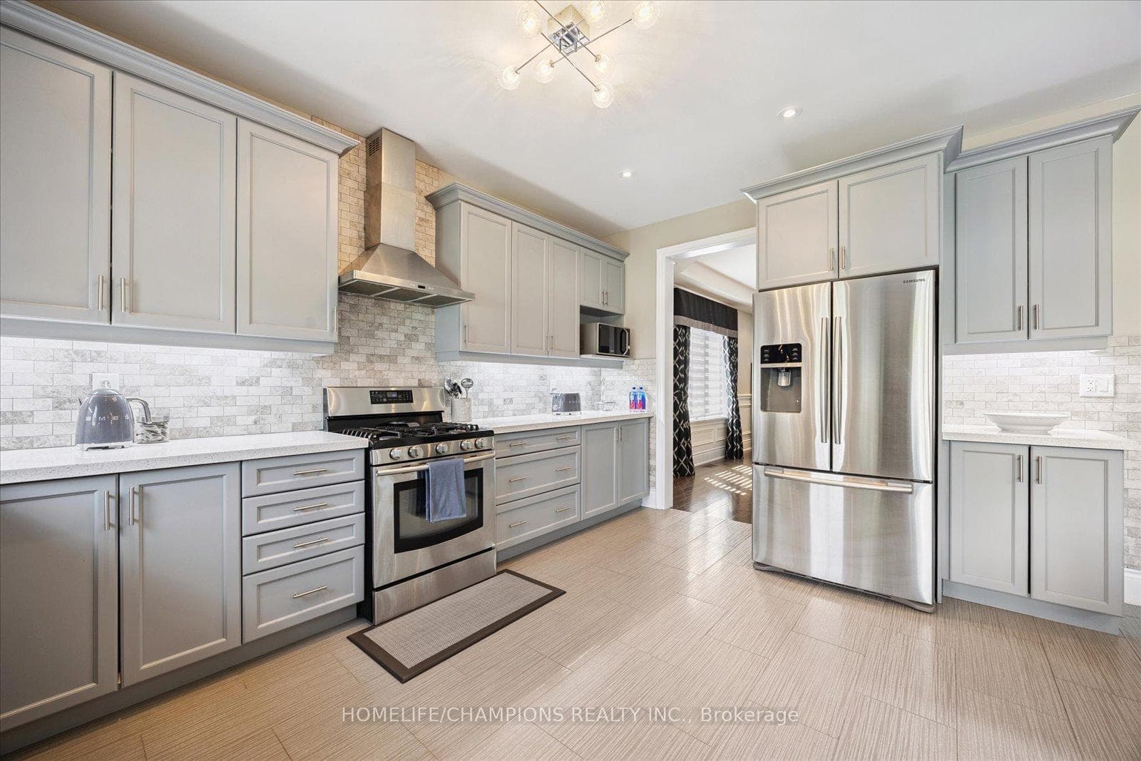 1612 Sandhurst Crescent photo 14