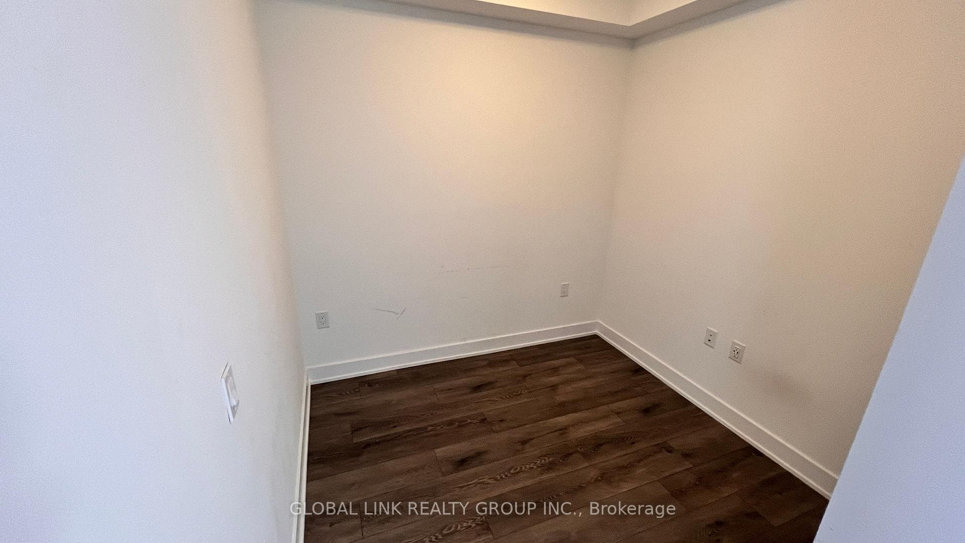 585 bloor Street Unit 3021 photo 8