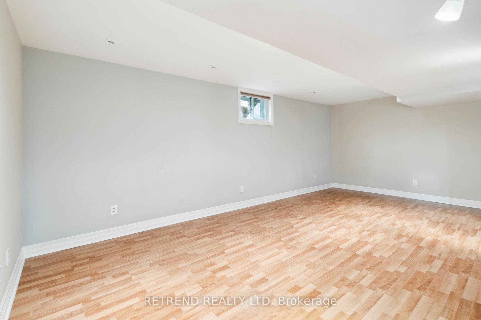 1426 Chalice Crescent photo 35