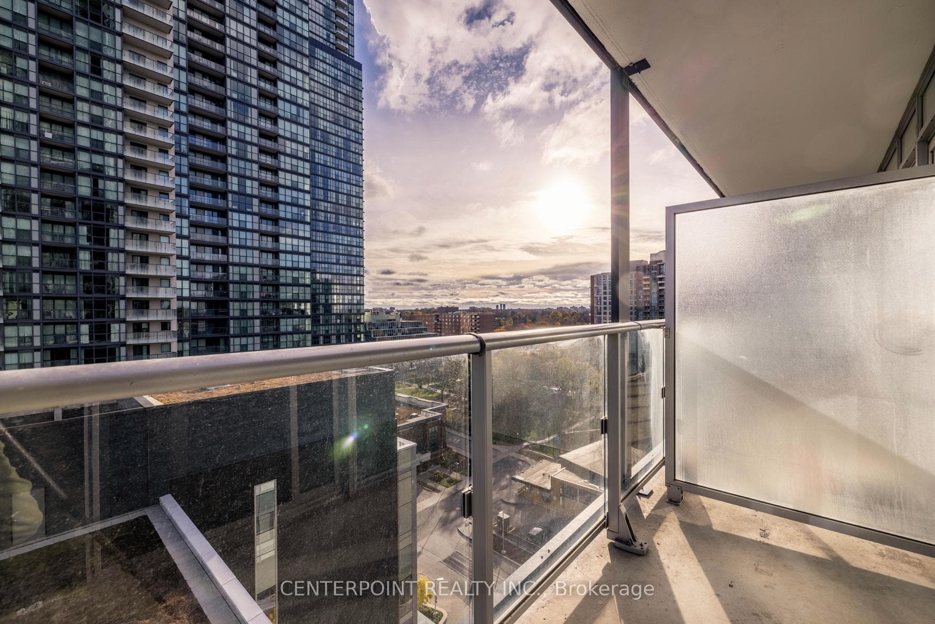5180 Yonge Street Unit 808 photo 10