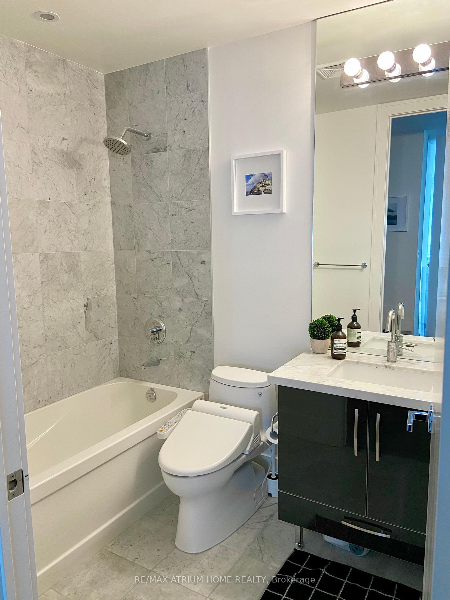 29 Queens Quay Unit 301 photo 7