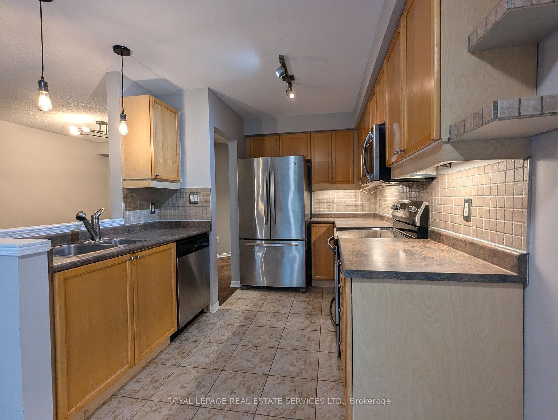 1084 Queen Street Unit 47B photo 4