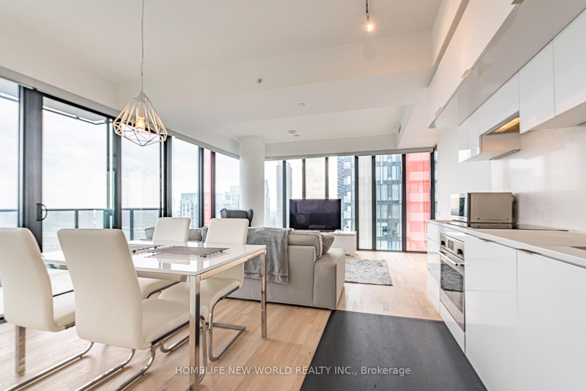 185 Roehampton Avenue Unit 3310 photo 2
