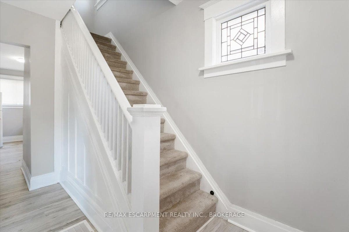 3 Carleton Street Unit Main photo 14