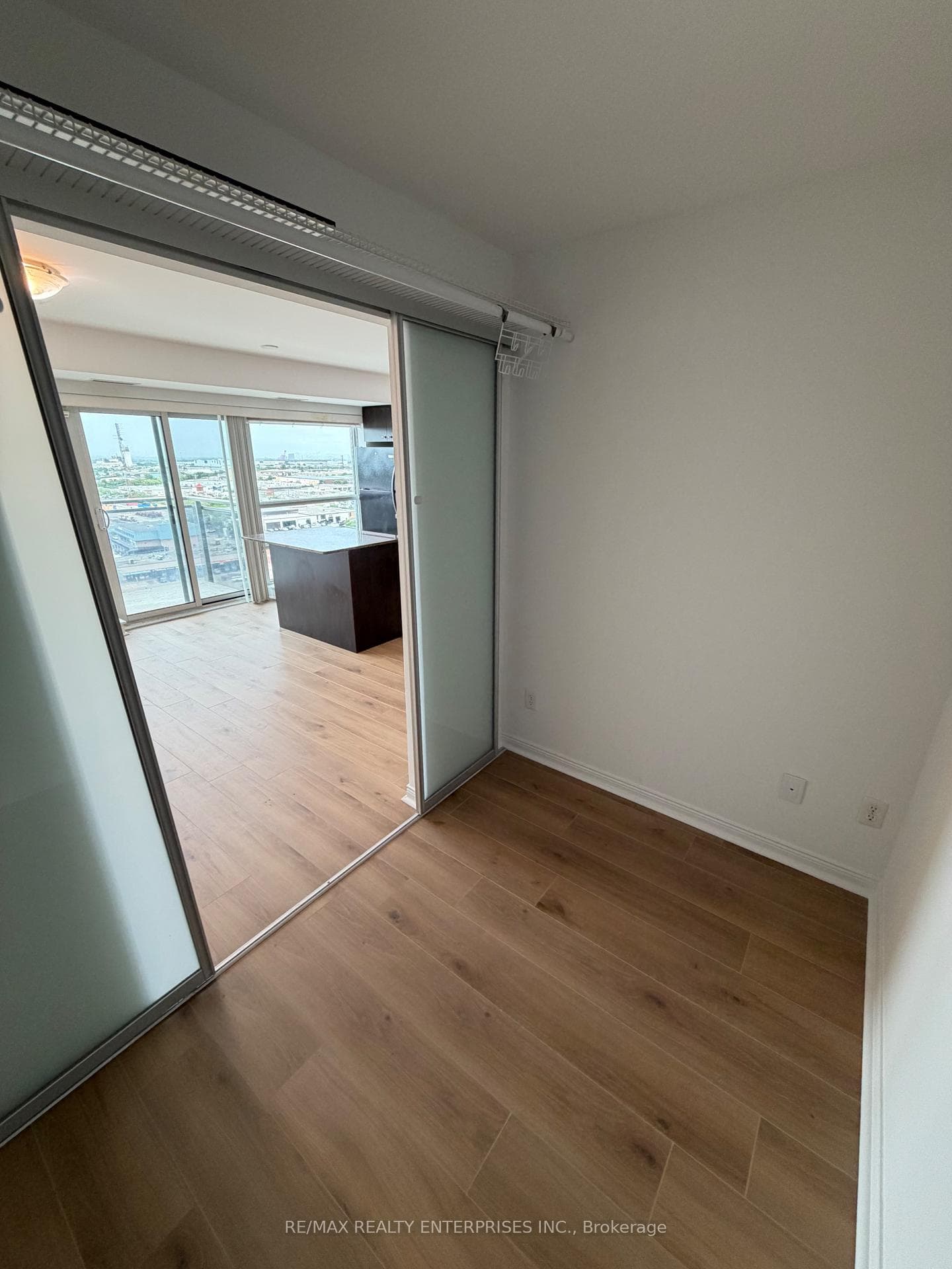 215 Queen Street Unit 1511 photo 16