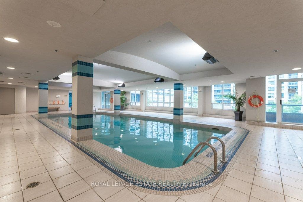 30 Grand Trunk Crescent Unit 3110 photo 27