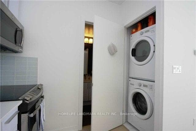 20 Bruyeres Mews Unit 2802 photo 7