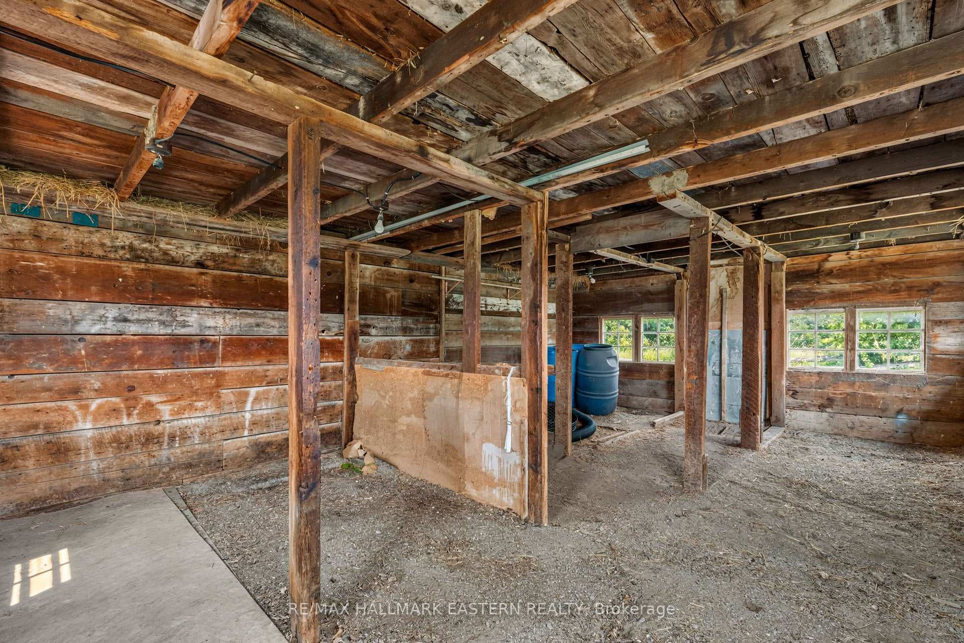 921 Robinson Road photo 32