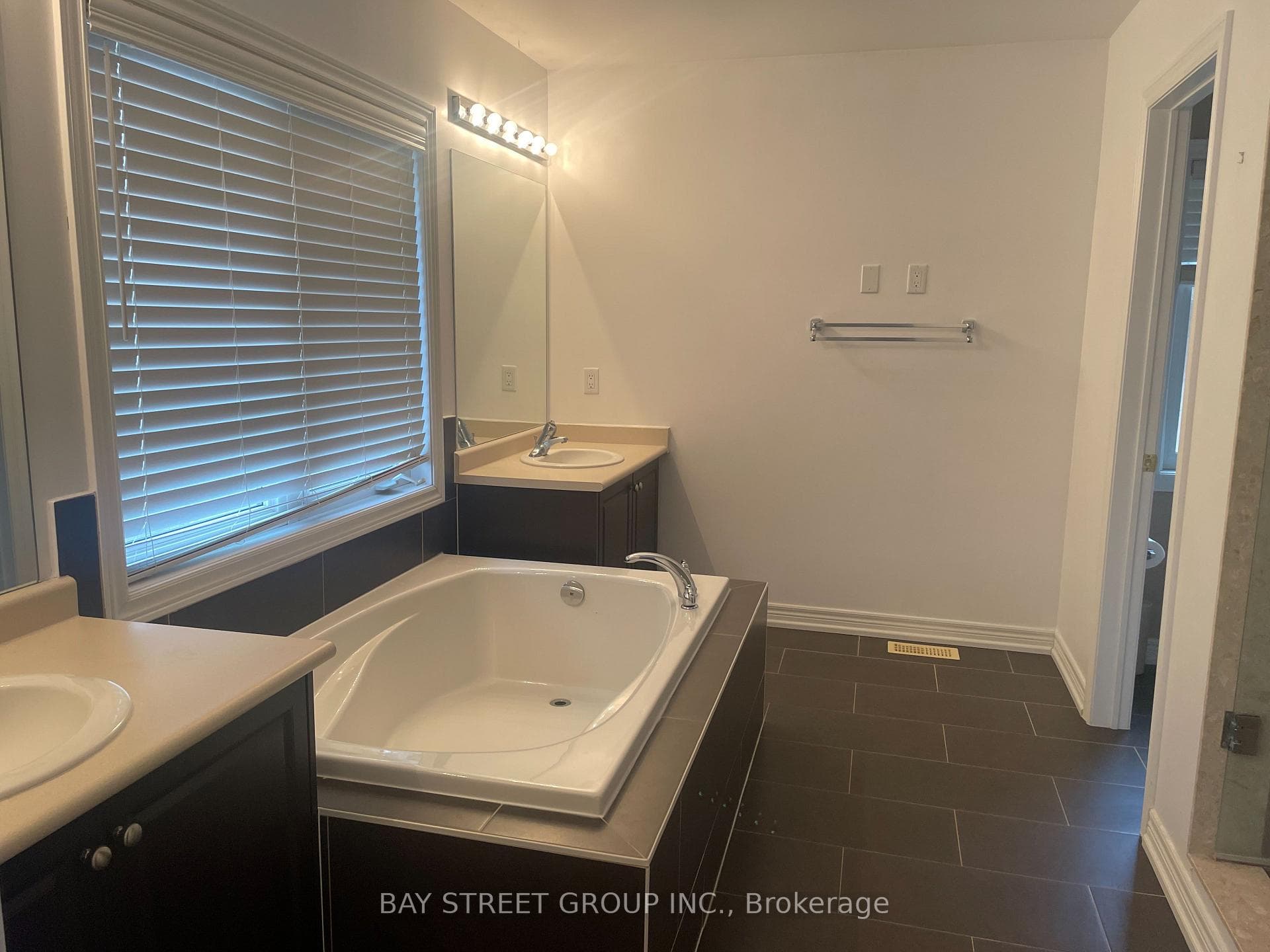 130 Greendale Avenue photo 10