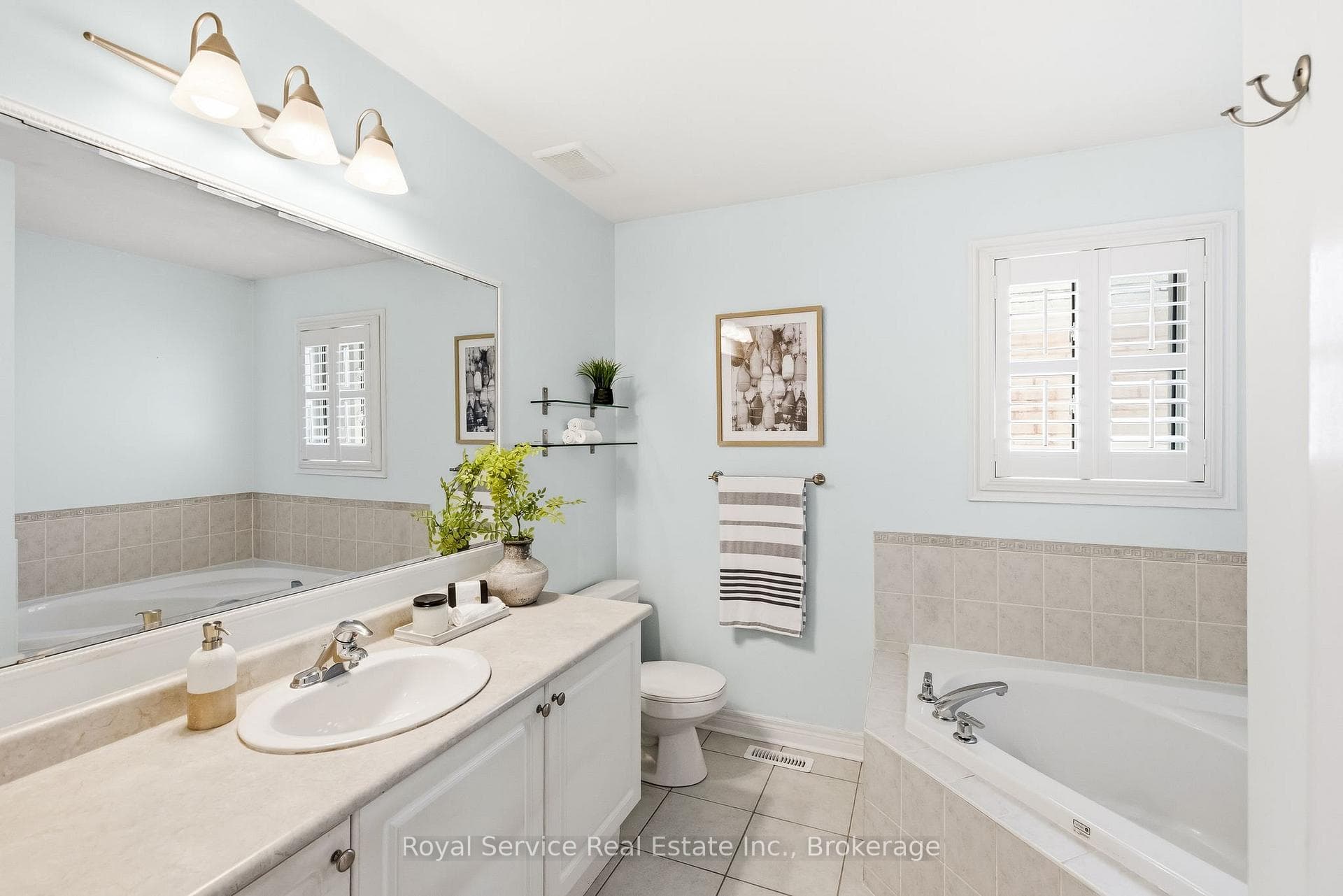101 Rich Crescent photo 29