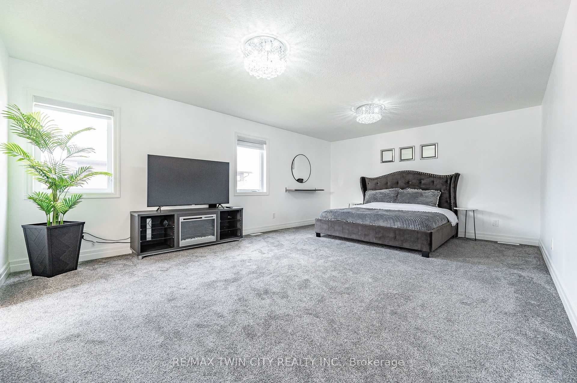 136 Village Road photo 36