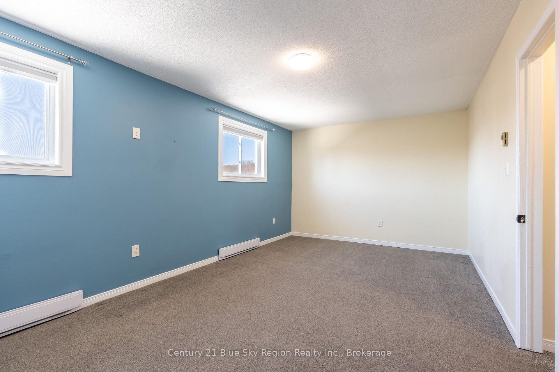 339 Champlain Street photo 21