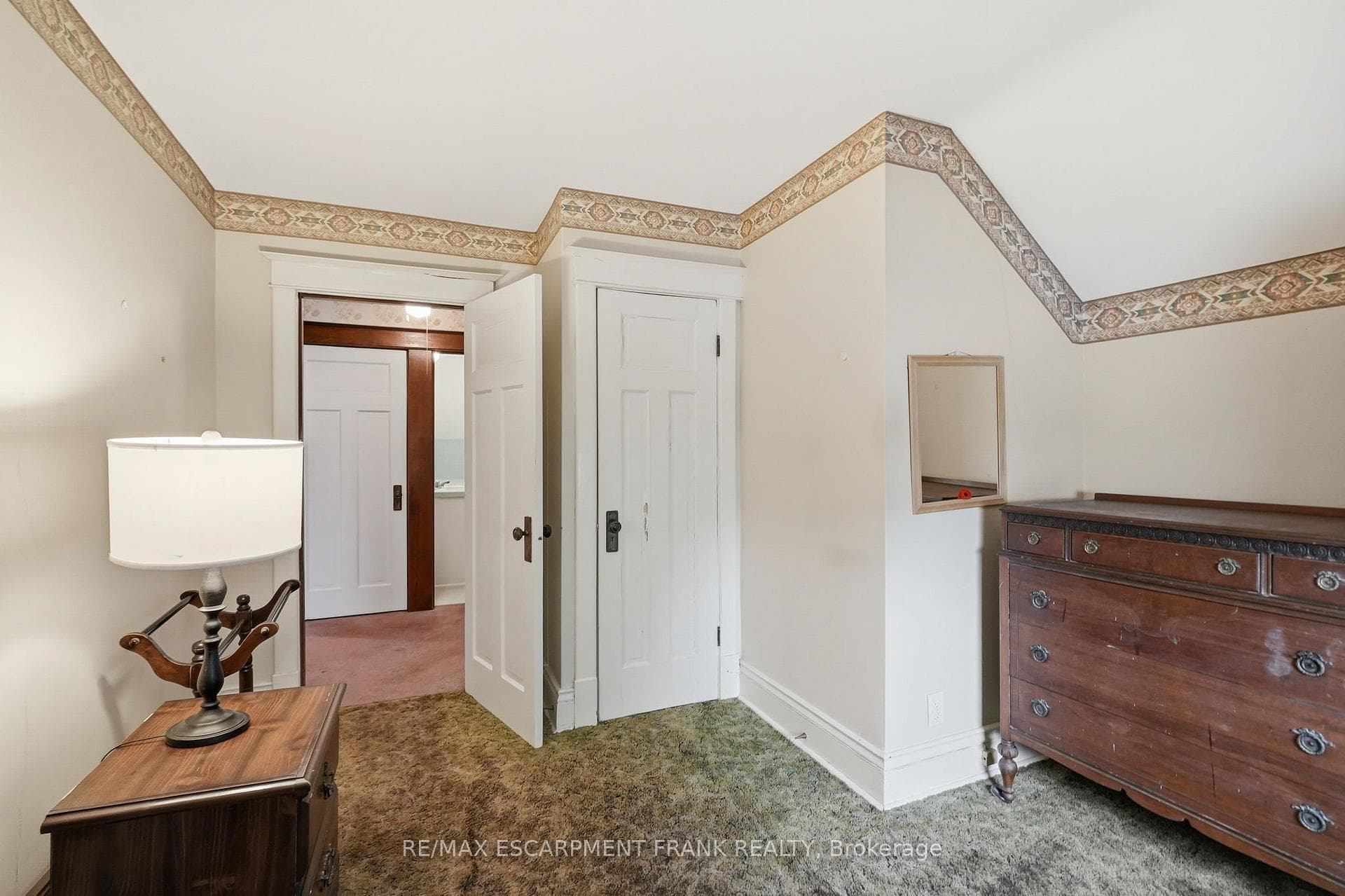 24 Cliff Avenue photo 39