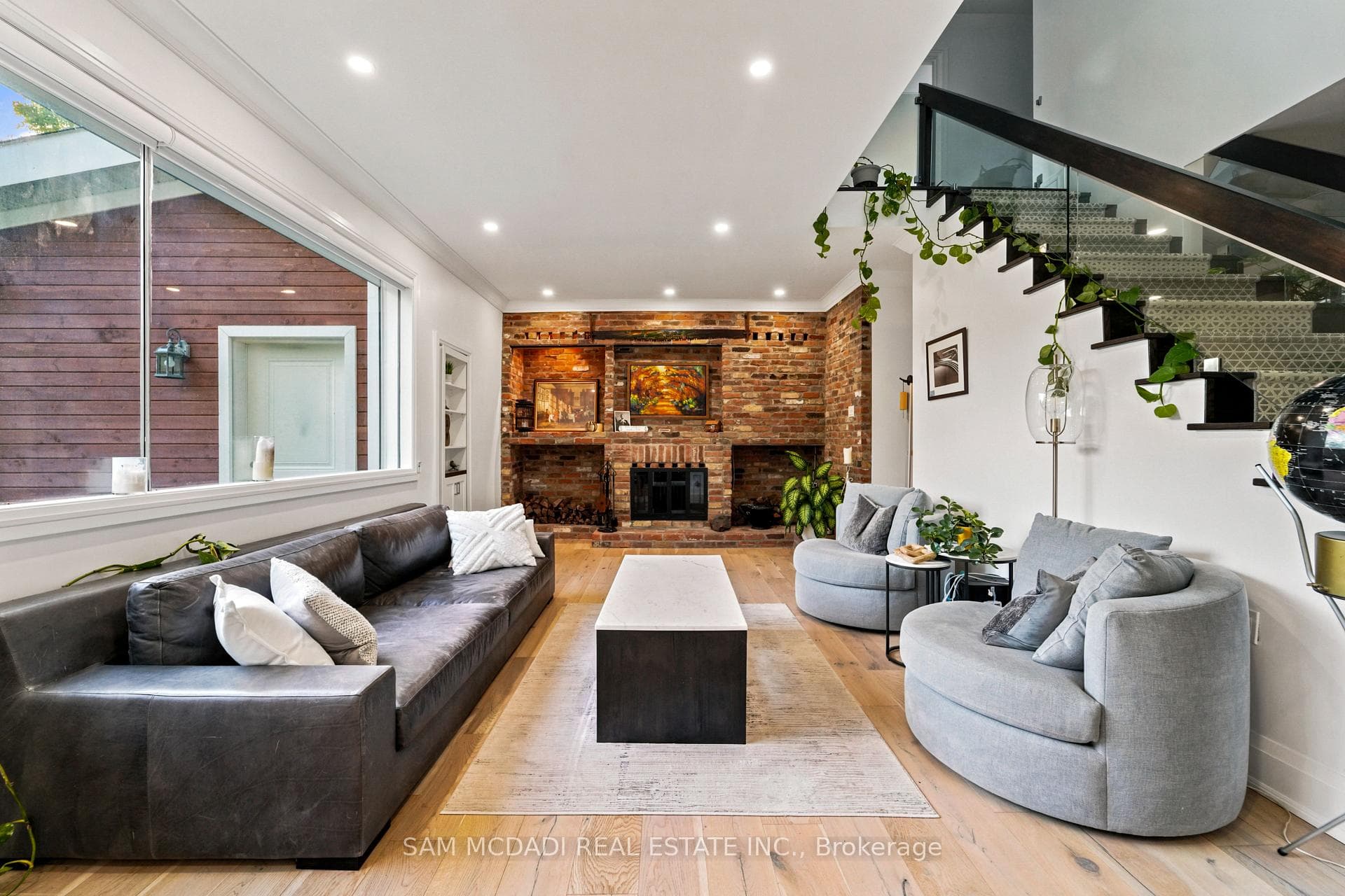 2814 Forks Of The Credit Road photo 15