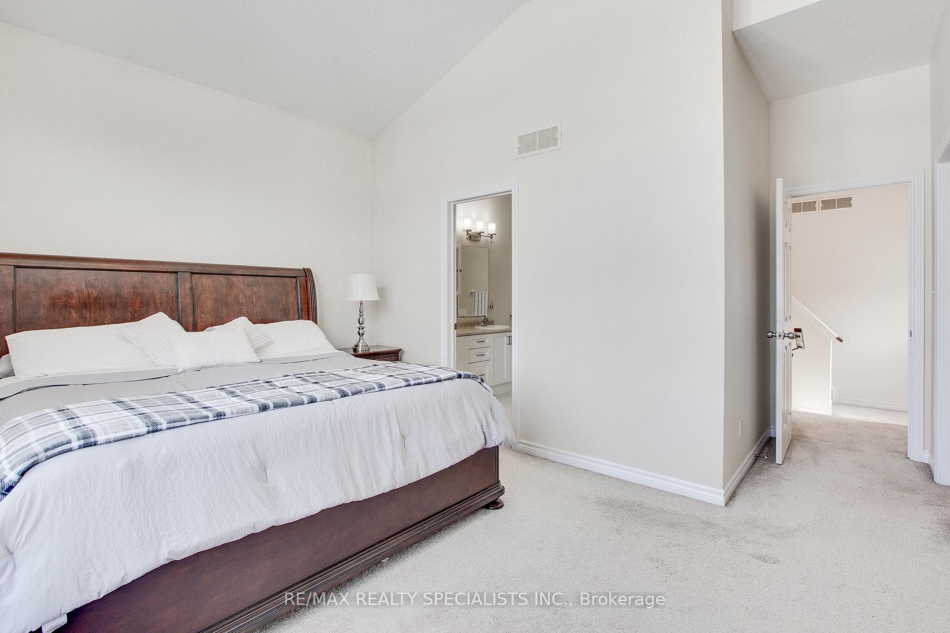 1856 Sedgefield Row photo 18