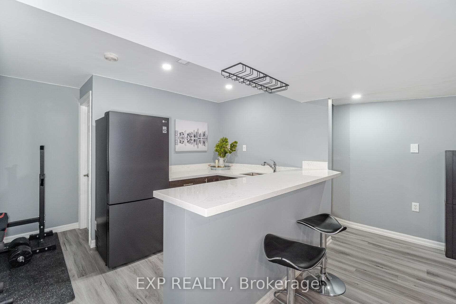 1076 Galesway Boulevard photo 17