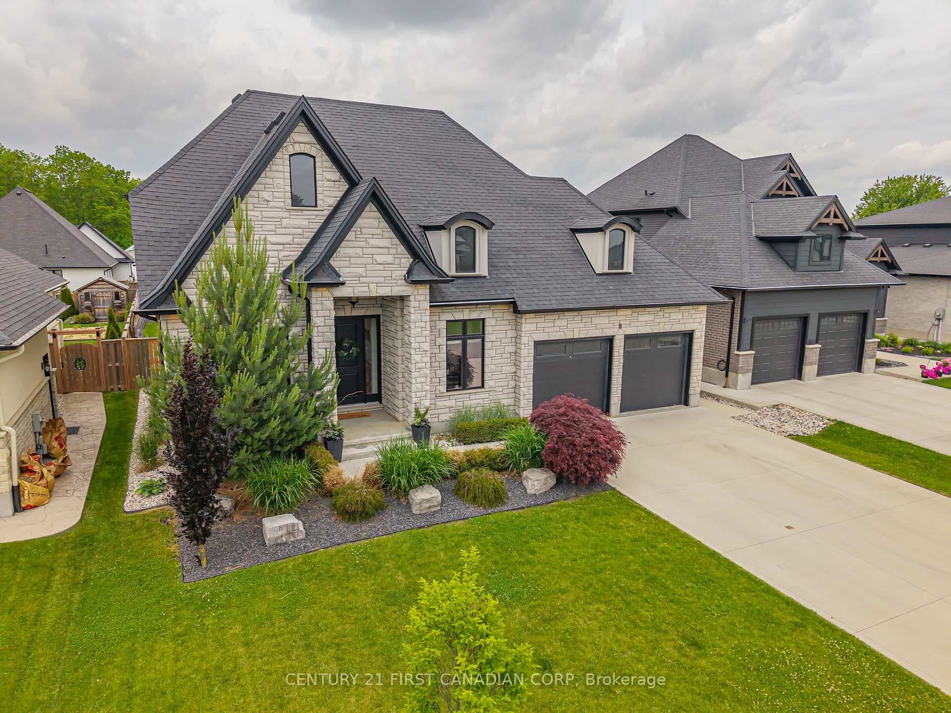 8 Oscar Davis Court photo 42