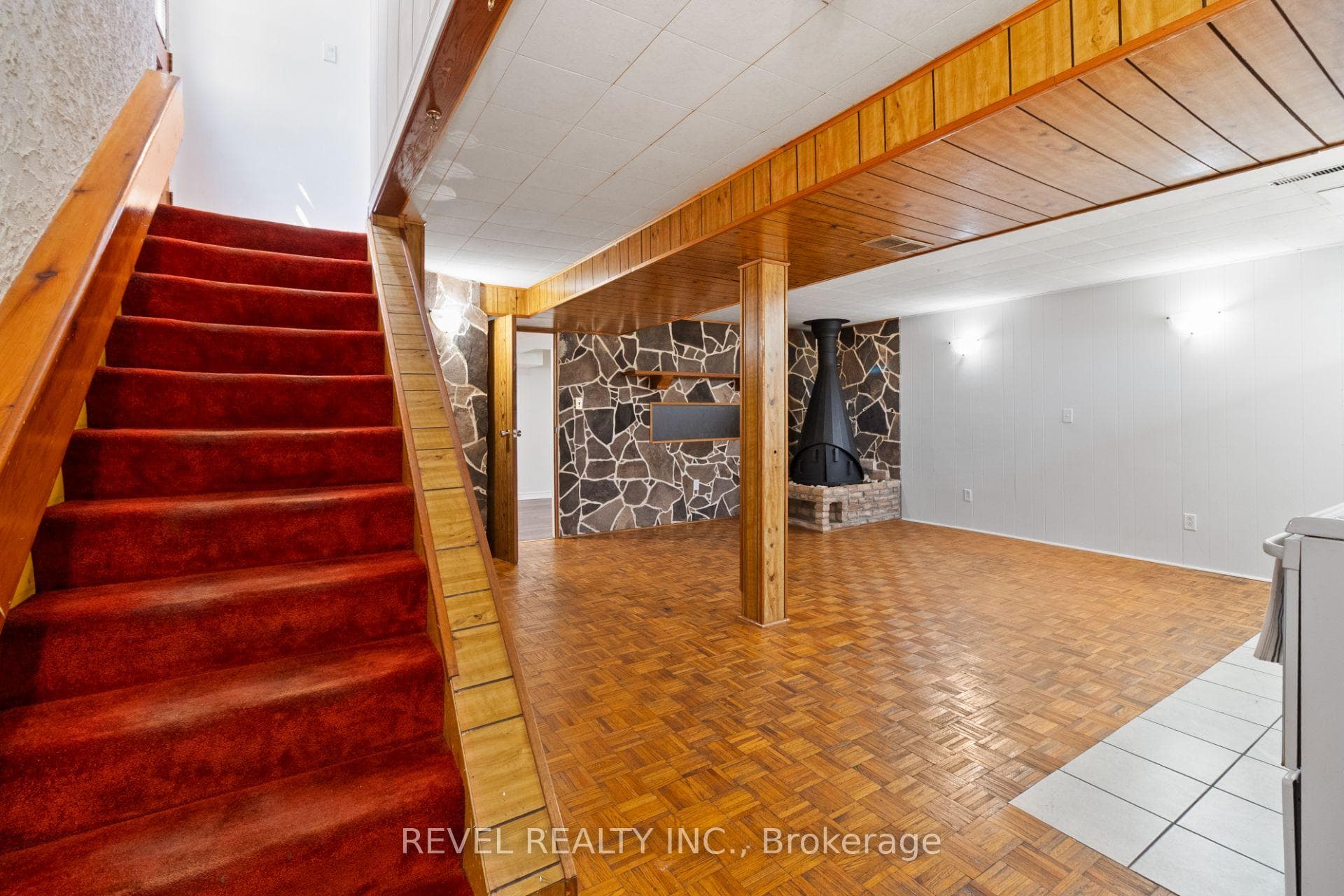 6821 Darcel Avenue photo 26