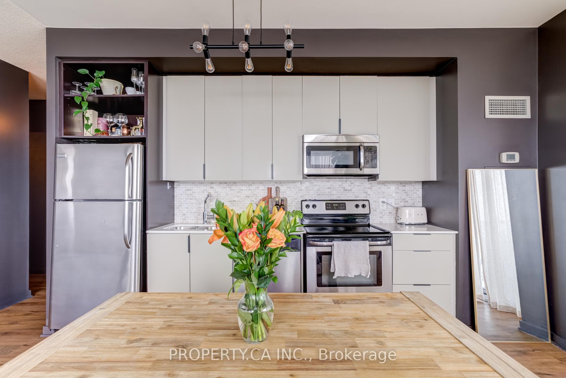 105 The Queensway N/A Unit 3110 photo 6