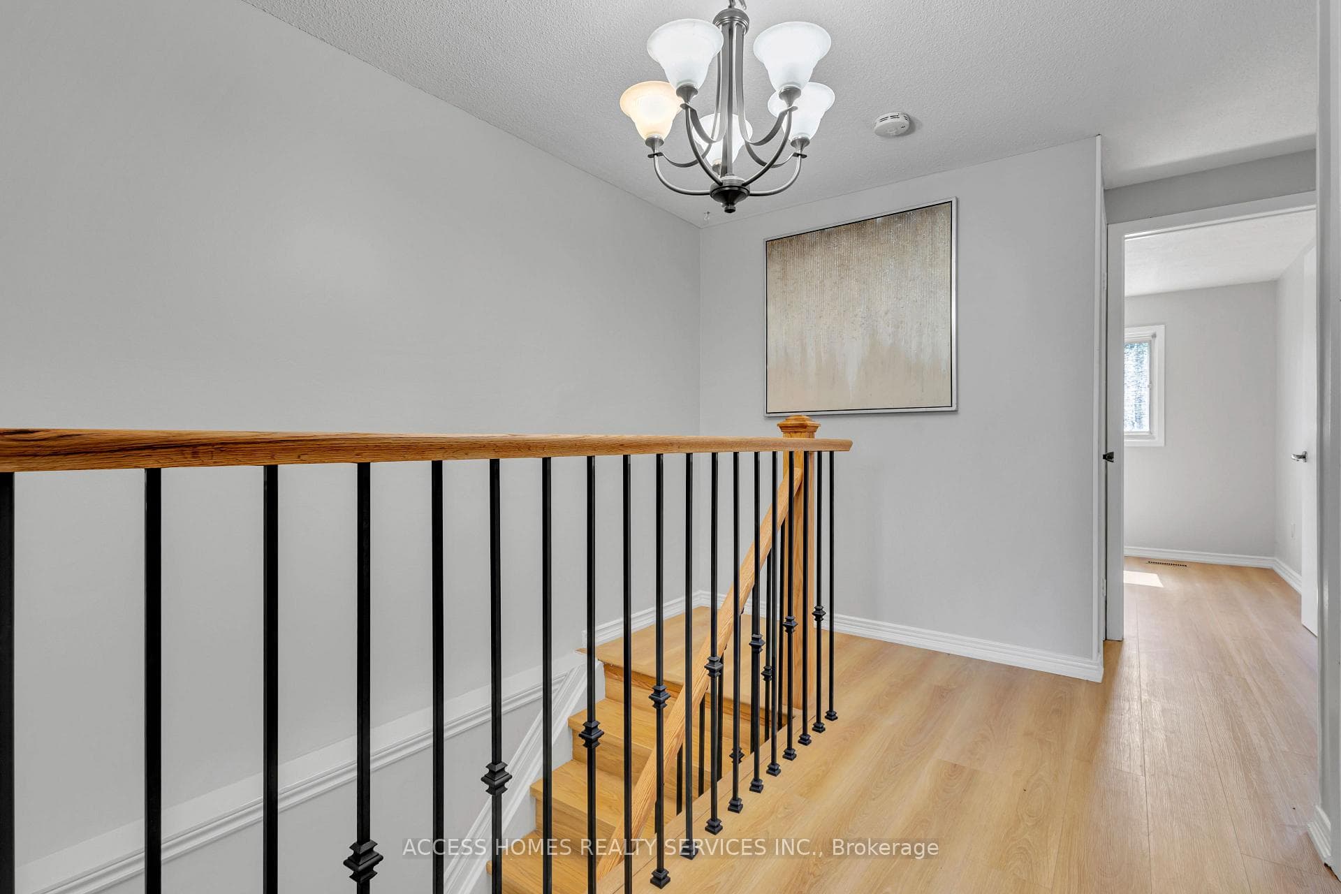 112 Banting Crescent photo 20