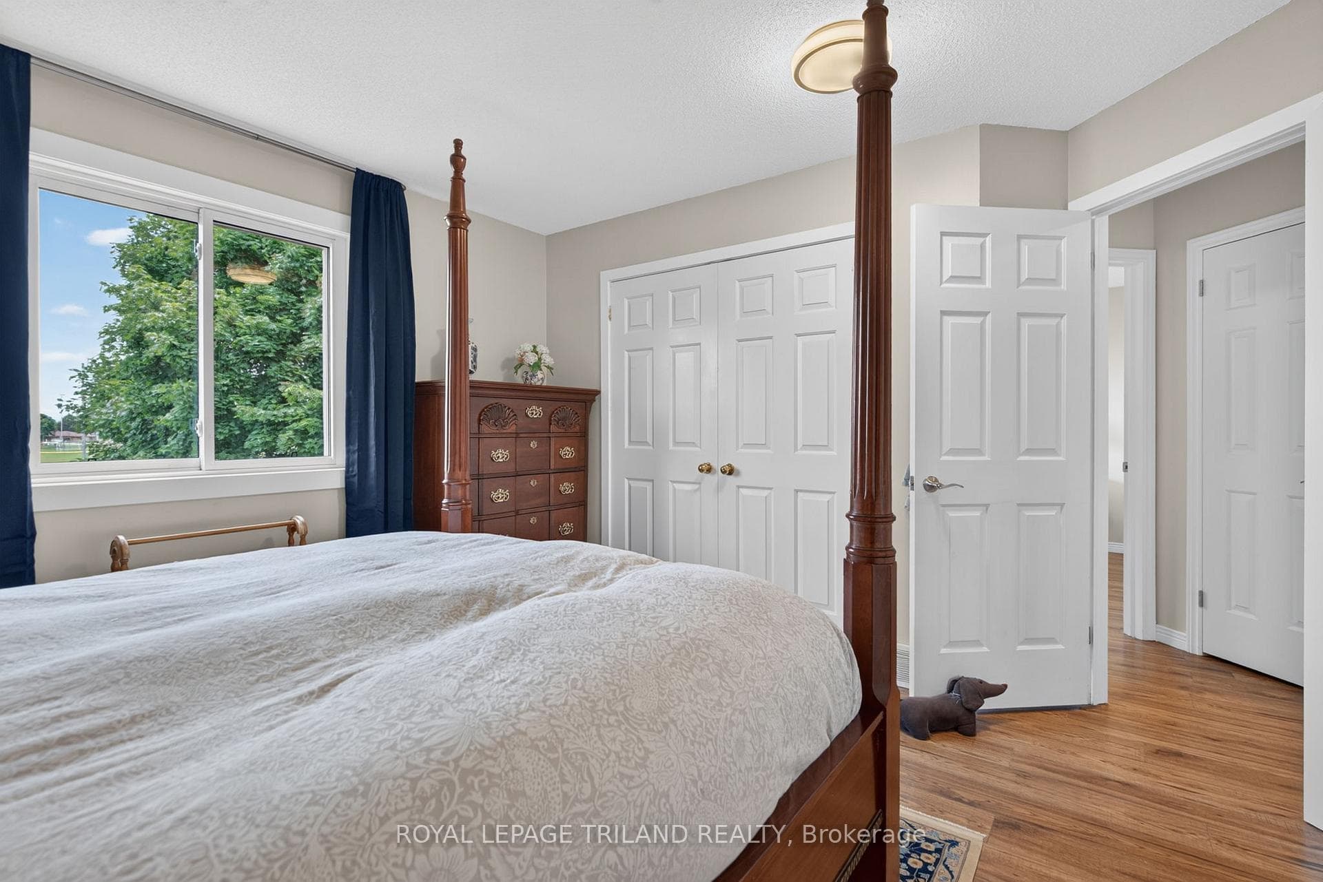 56 Parkview Crescent photo 15