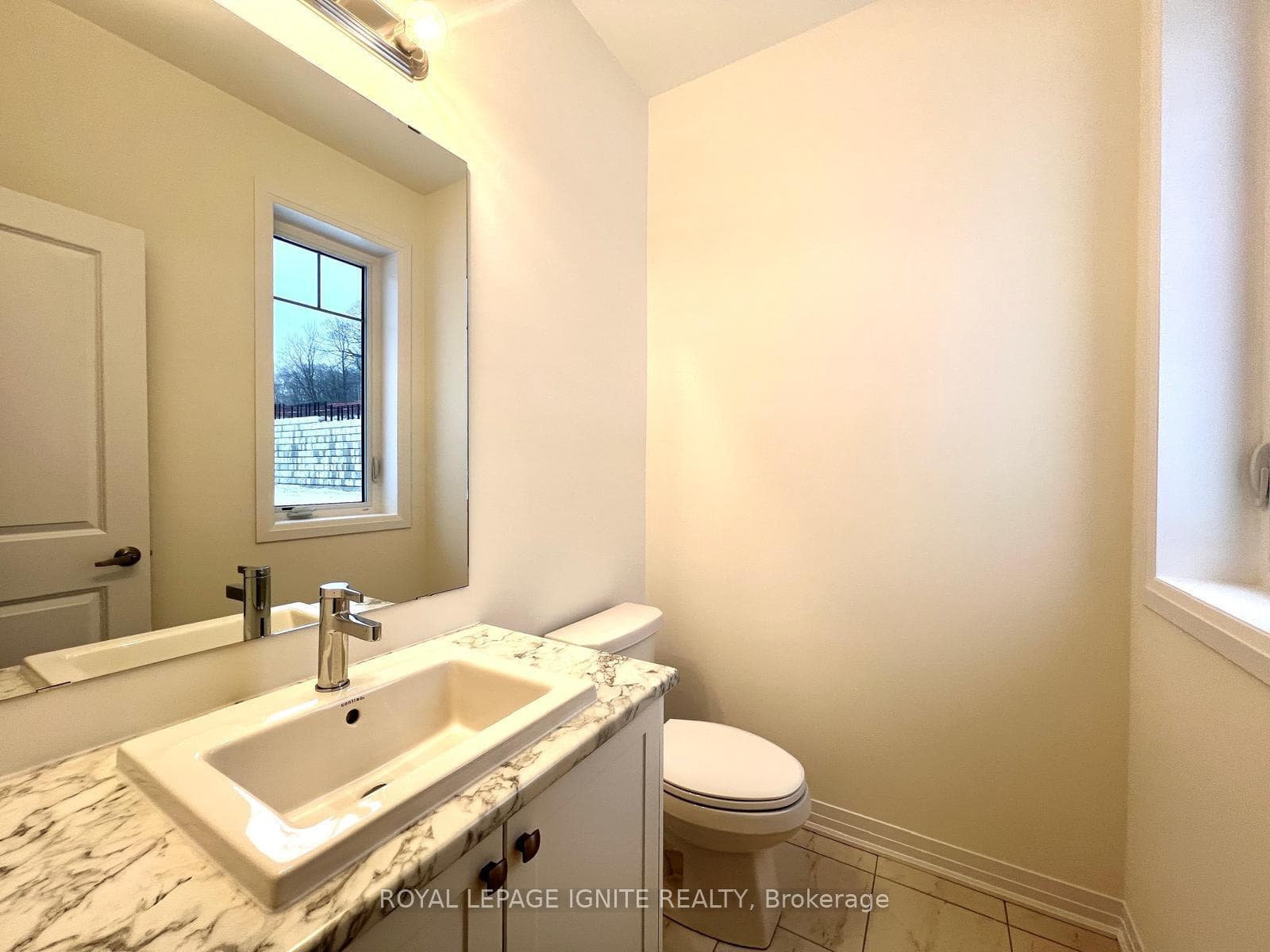 518 Hudson Crescent photo 31