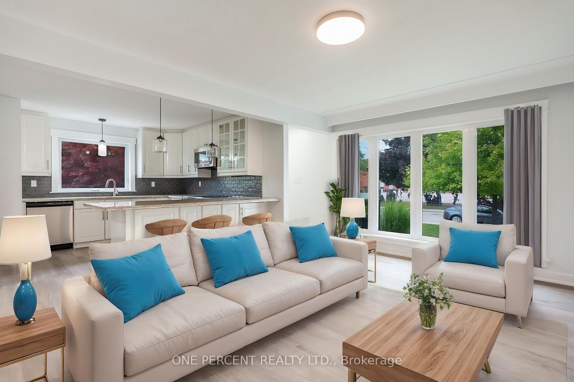 UPPER LEVEL VIRTUALLY STAGED