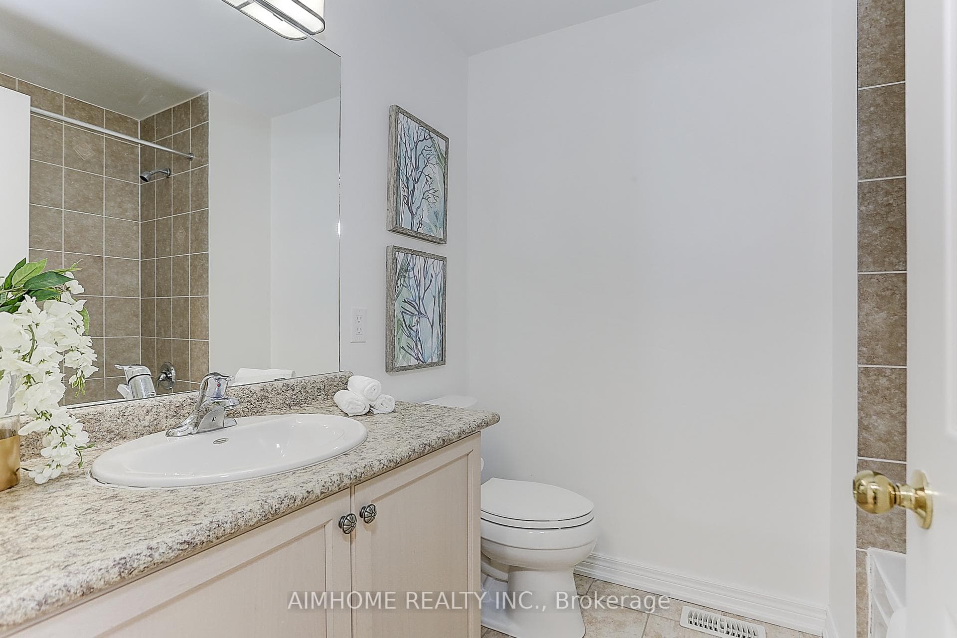 203 Angus Glen Boulevard photo 16