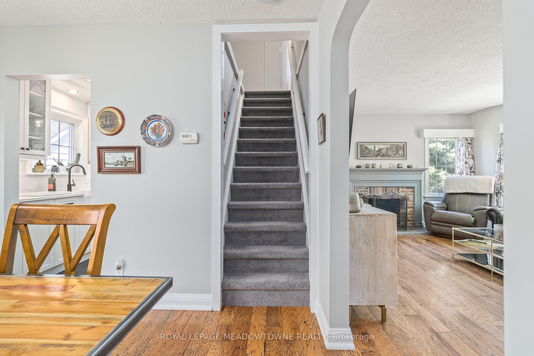 284 Maple Avenue photo 19