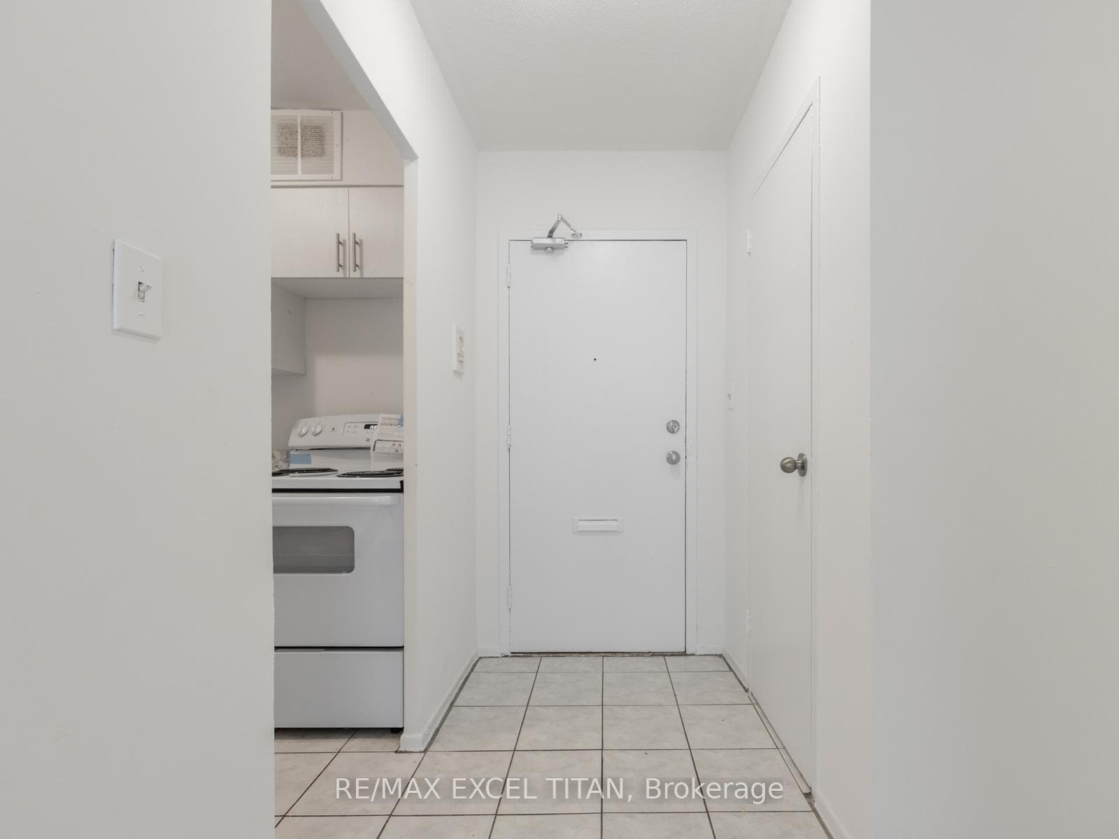 1385 Midland Avenue Unit 308 photo 13