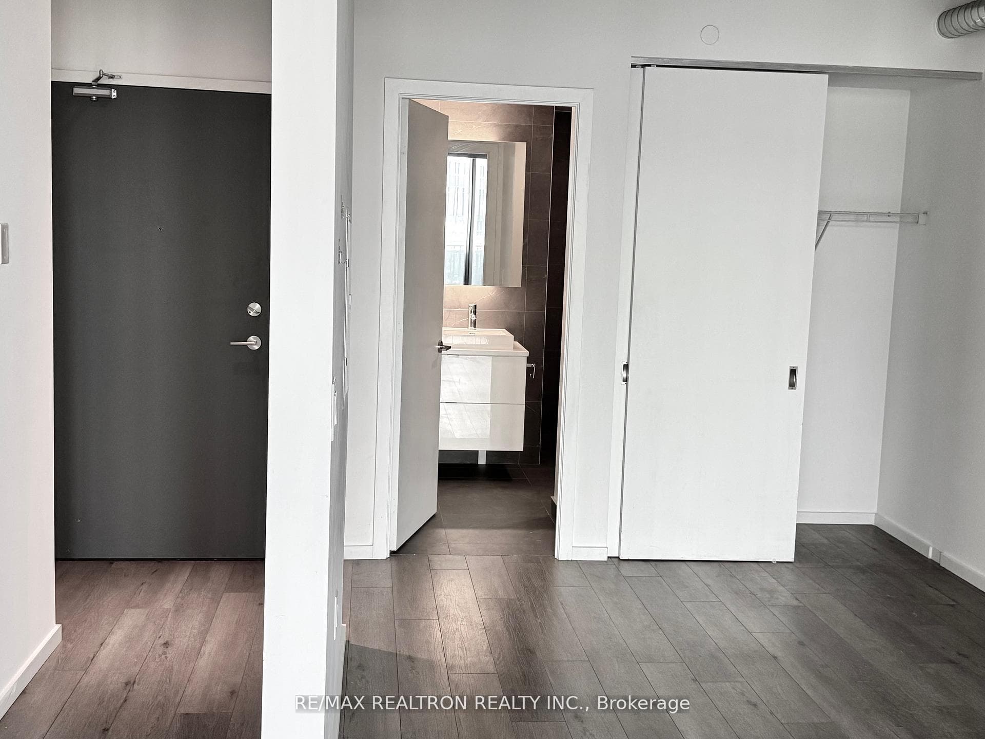 21 Lawren Harris Square Unit 1101 photo 10