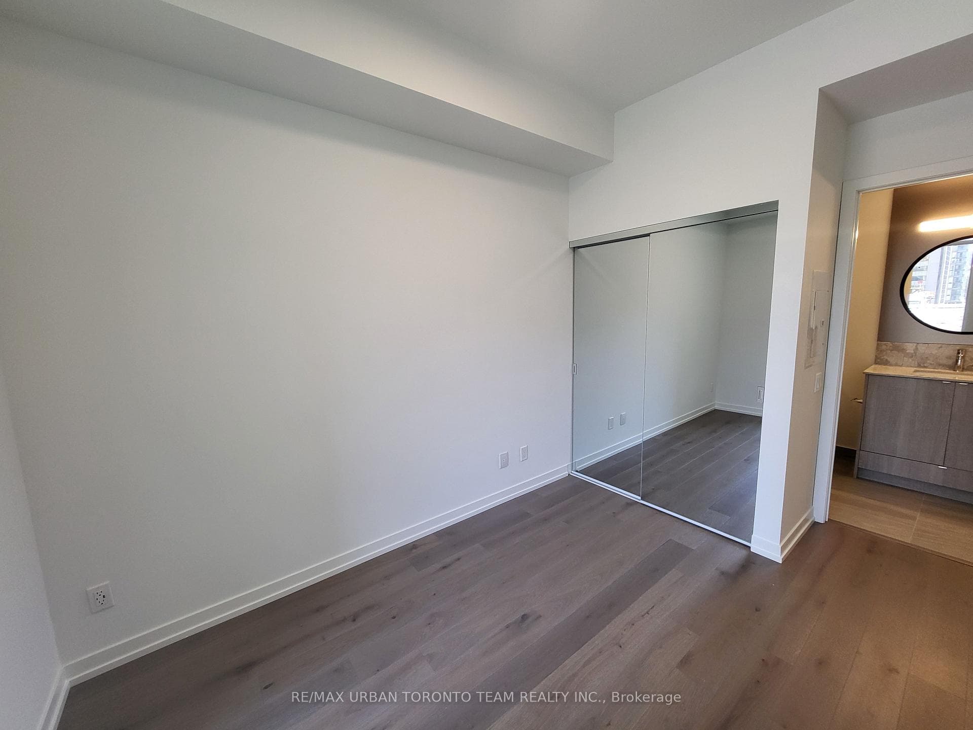 771 Yonge Street Unit 302 photo 10
