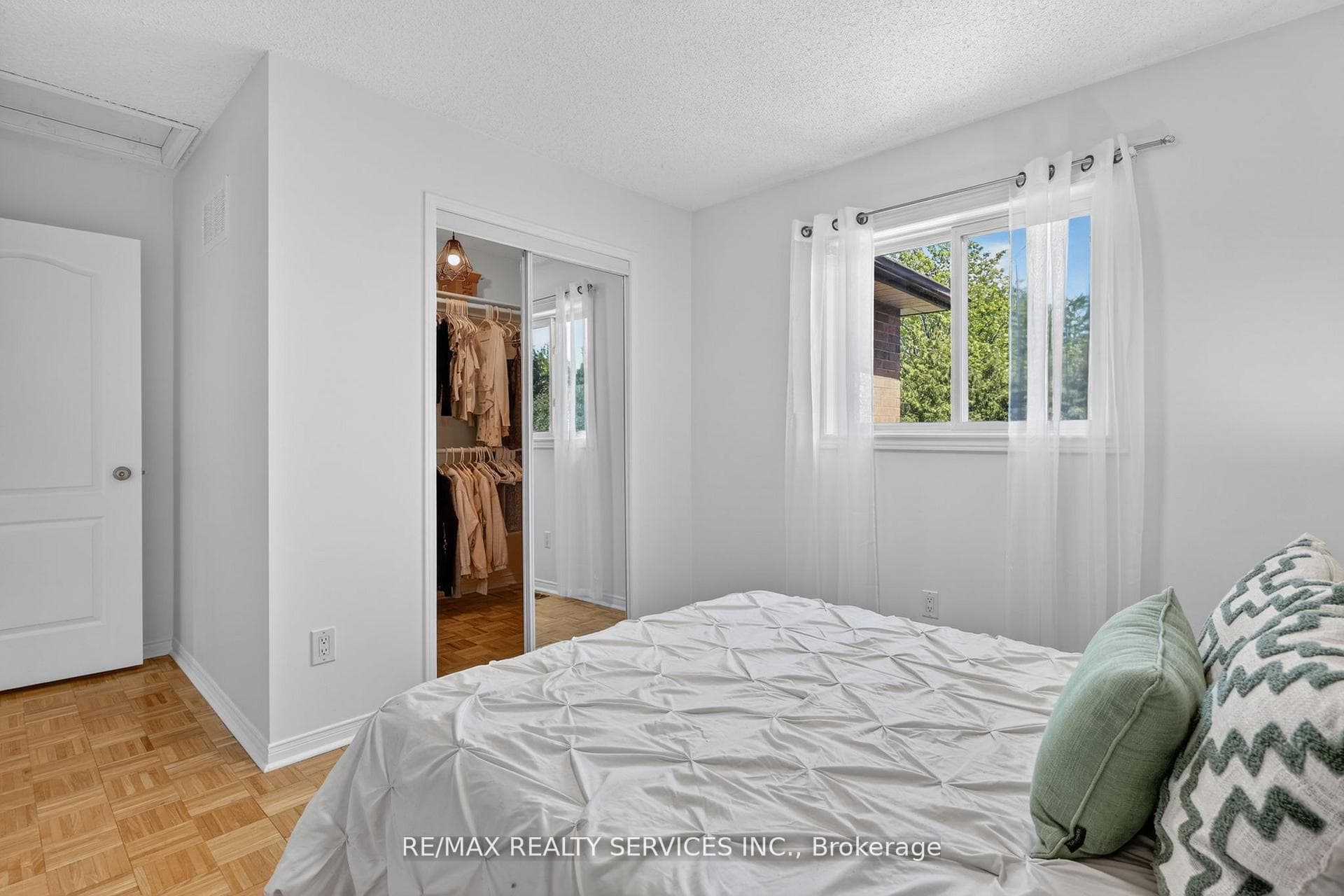 150 Royal Valley Drive photo 27