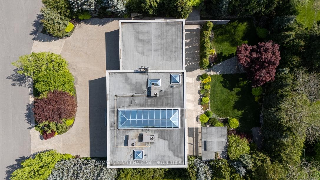 16 Limcombe Drive photo 34