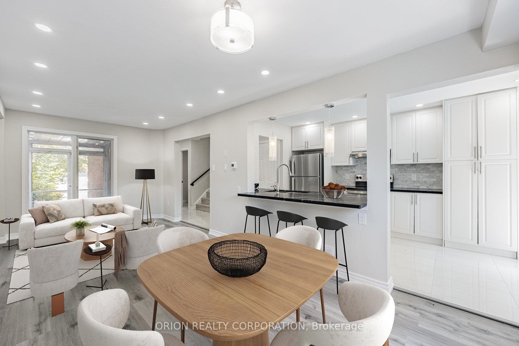16 Fry Crescent photo 8